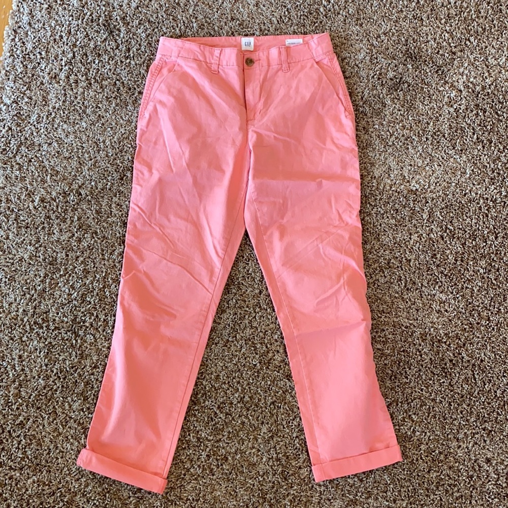 Gap girlfriend Chino peach pink color.